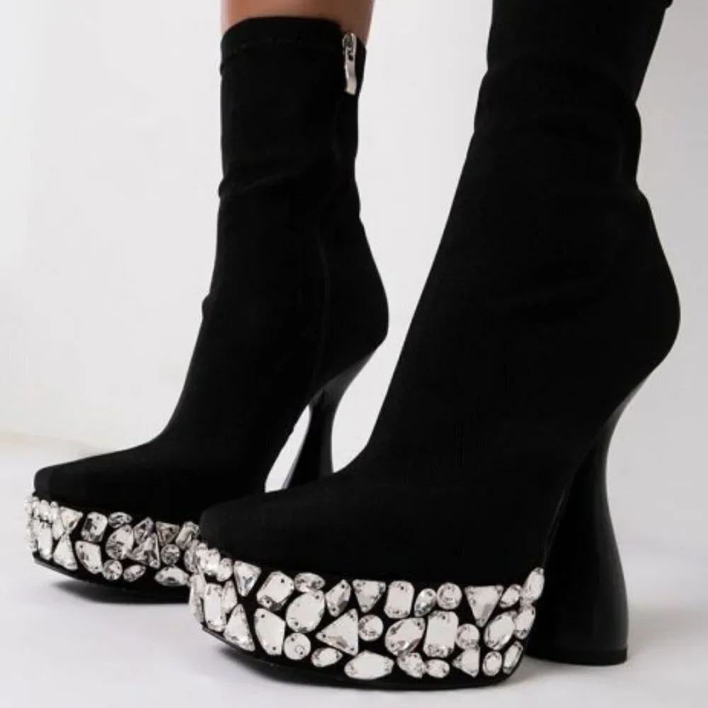 AZALEA WANG DIAMONDS WALK  RUNWAY CHUNKY BOOTIE IN BLACK ( BRAND NEW )
